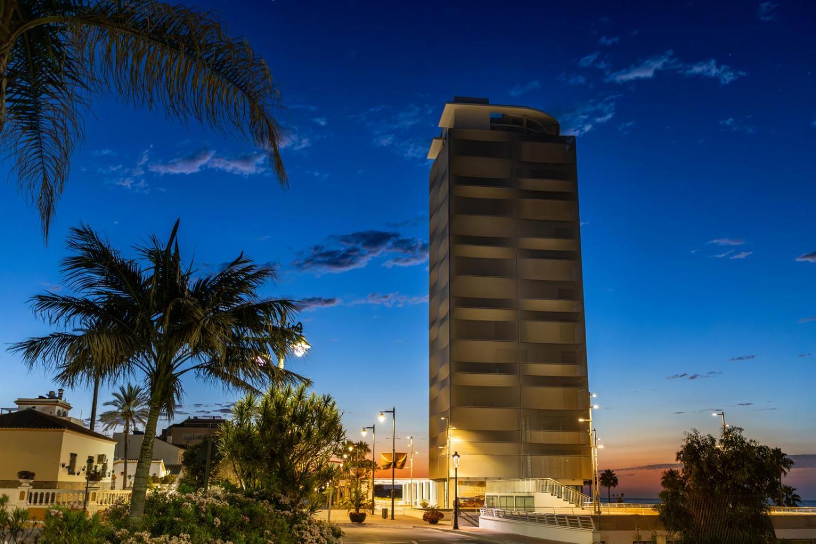 Moderno Piso Centrico 3 Habitaciones Junto Al Mar Y Parking إِستيبونا المظهر الخارجي الصورة