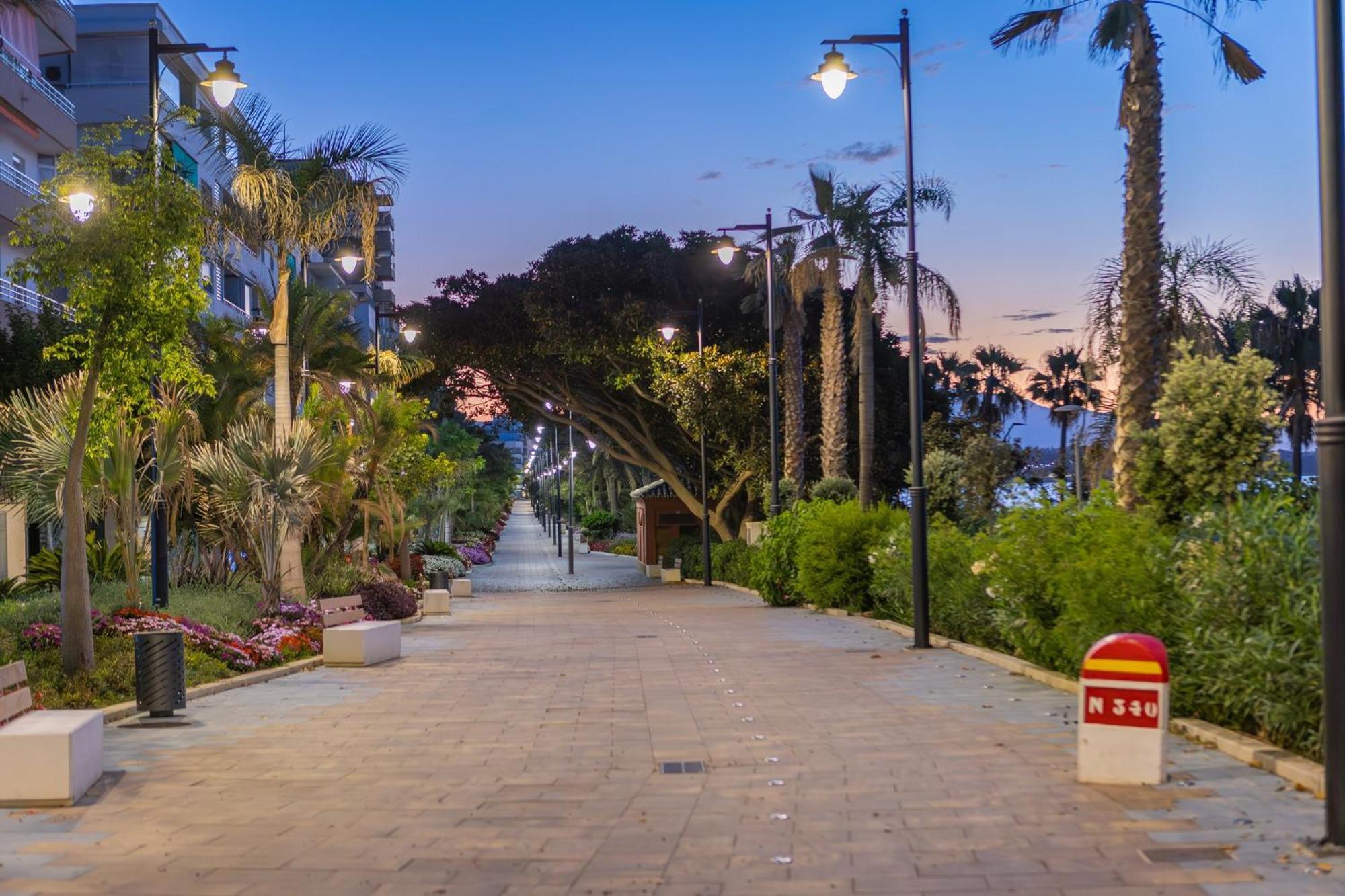 Moderno Piso Centrico 3 Habitaciones Junto Al Mar Y Parking إِستيبونا المظهر الخارجي الصورة